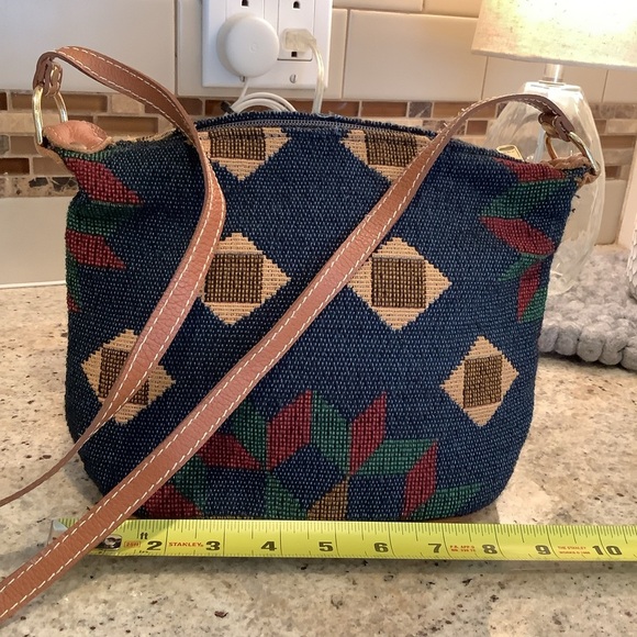 Accessories Unlimited Geometric Patterned Crossbody Bag Zip Top - Picture 3 of 7